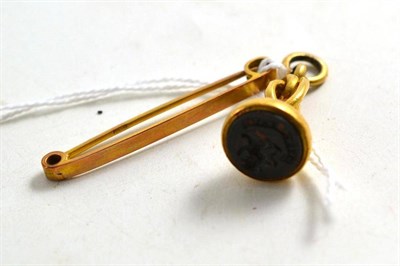 Lot 66 - Seal fob and a 9ct gold bar