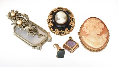 Lot 260 - A 9 carat gold cameo brooch, length 4.4cm; a...