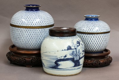 Lot 164 - An 18th century Chinese provincial blue and...