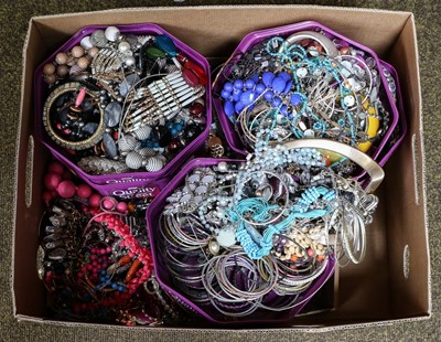 Lot 105 - A quantity of costume jewellery including...