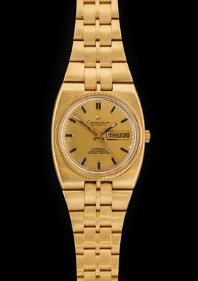 Lot 2189 - An 18 Carat Gold Automatic Day/Date Centre...