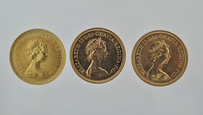 Lot 303 - 3 x Elizabeth II, Sovereigns 1974, 1976 and...