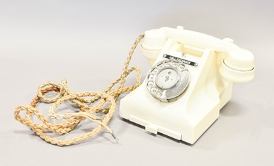 Lot 210 - A GPO Type 310 Ivory Bakelite Telephone