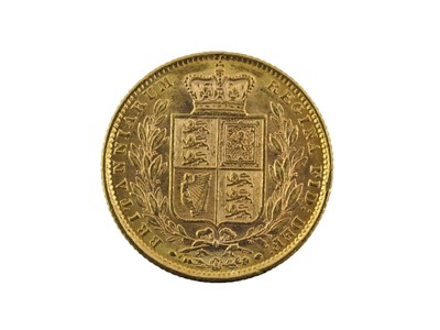 Lot 257 - Victoria, Sovereign 1872, obv. young head left,...