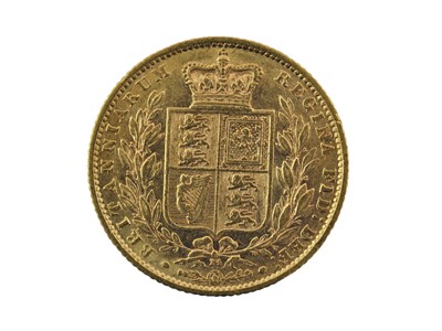 Lot 255 - Victoria, Sovereign 1871, obv. young head left,...