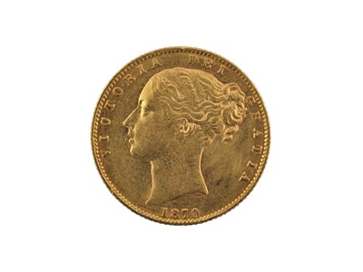 Lot 254 - Victoria, Sovereign 1870, obv. young head left,...