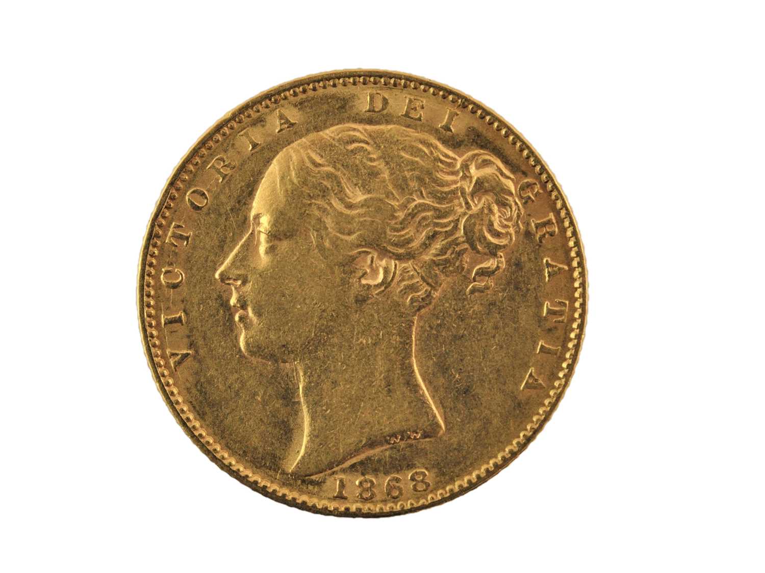 Lot 252 - Victoria, Sovereign 1868, obv. young head left,...