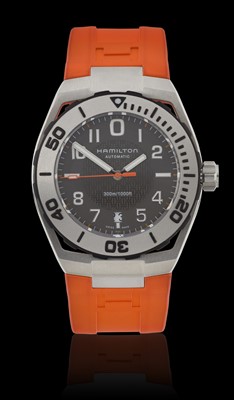 Lot 2333 - Hamilton: A Stainless Steel Automatic Calendar Centre Seconds Wristwatch