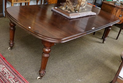 Lot 1226 - A Victorian mahogany windout dining table with...