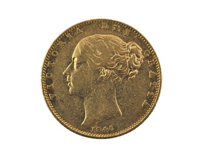 Lot 236 - Victoria, Sovereign 1846, obv. young head left,...