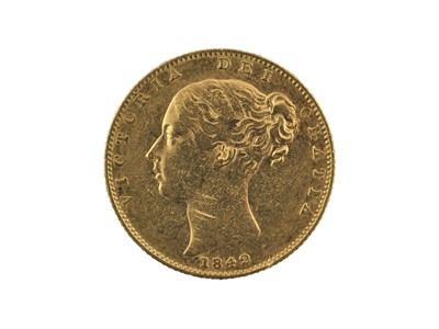 Lot 232 - Victoria, Sovereign 1842, obv. young head left,...