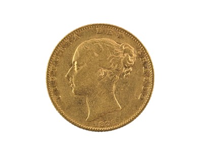 Lot 229 - Victoria, Sovereign 1838, obv. young head left,...