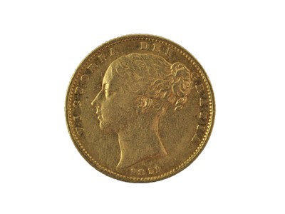 Lot 241 - Victoria, Sovereign 1851, obv. young head left,...