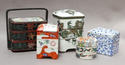 Lot 142 - A collection of Chinese and Korean porcelain...