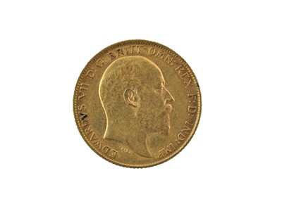 Lot 350 - Edward VII, Half Sovereign 1909, obv. bare...