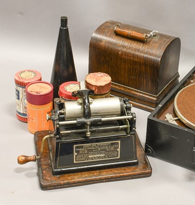 Lot 182 - An Edison GEM Phonograph