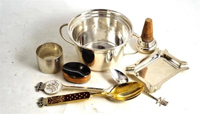 Lot 268 - A small quantity of silver items including a small loving cup, napkin ring, ashtray,...