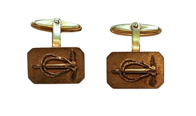 Lot 328 - A pair of 9 carat gold cufflinks