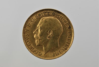 Lot 355 - George V, Half Sovereign 1913, obv. bare head...