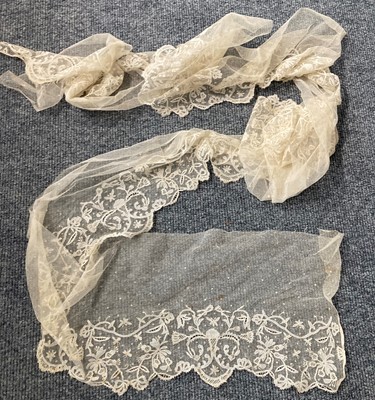 Lot 2135 - Assorted Late 19th/Early 20th Century Lace...