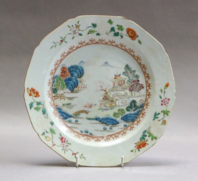 Lot 14 - An 18th century Chinese export scalloped plate,...