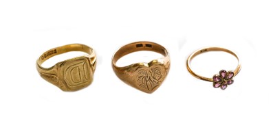 Lot 234 - Two 9 carat gold signet rings, finger sizes N...