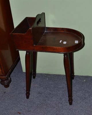 Lot 391 - Cutlery stand