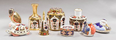 Lot 31 - A collection of Royal Crown Derby Imari wares,...