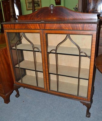 Lot 427 - A mahogany display cabinet