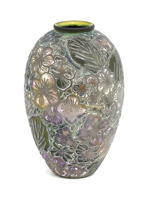 Lot 1062 - An Isle of Wight Studio Glass Graal and Cameo...