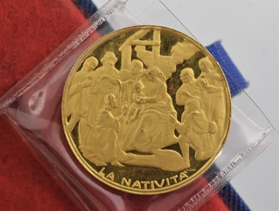 Lot 418 - Gold Nativity Medal, (.900 gold, 25mm, 7.5g),...