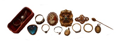 Lot 104 - A collection of jewellery including a dimaond...