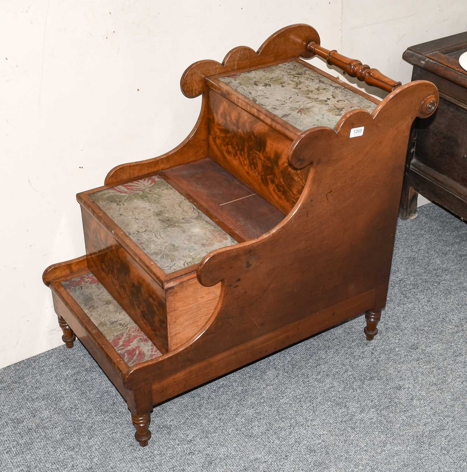 Lot 1269 - A Victorian mahogany country house bed...