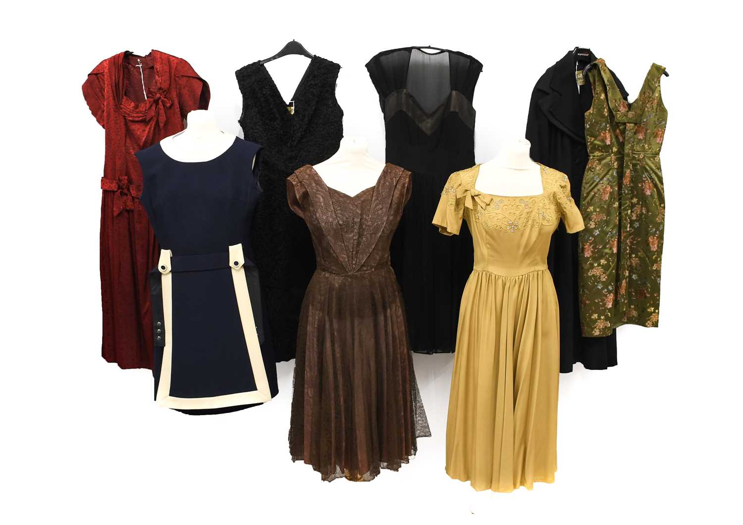 Lot 2071 - Circa 1950-60s Ladies Costume, comprising a...