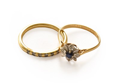 Lot 152 - An 18 carat gold diamond half hoop ring,...