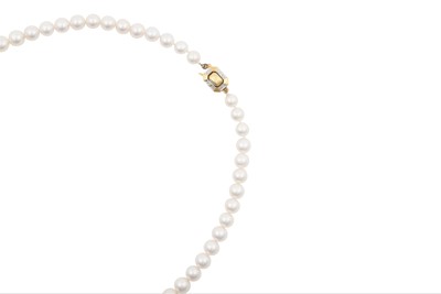 Lot 2336 - An 18 Carat Gold Single Row Cultured Pearl...