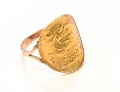 Lot 320 - A Sovereign Dated 1895 Mounted as A Ring,...