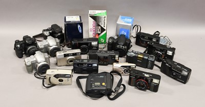 Lot 366 - Various Compact Cameras