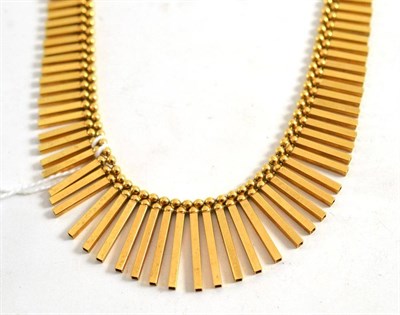 Lot 7 - A 9ct gold fringe necklace