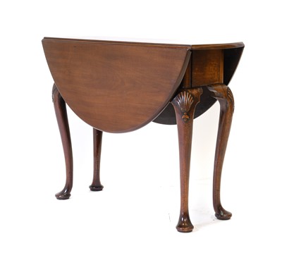 Lot 795 - A George III Mahogany Gateleg Dining Table,...