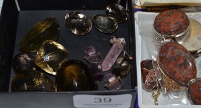 Lot 39 - Assorted quartz stones, loose stones, a guard chain, bracelet, pendant, etc