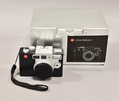 Lot 303 - Leica Digilux 1 Camera