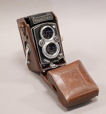 Lot 343 - Rolleiflex Automat Camera