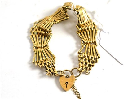 Lot 54 - A 9ct gold gate link bracelet