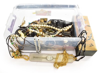 Lot 256 - A quantity of costume jewellery including...