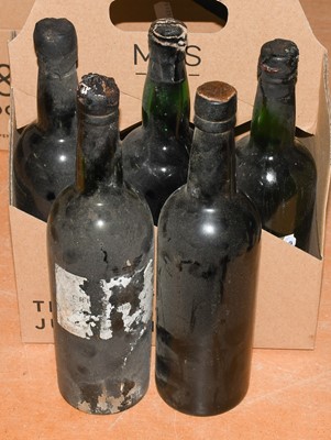 Lot 1217 - Taylor's 1960 Vintage Port (one bottle),...