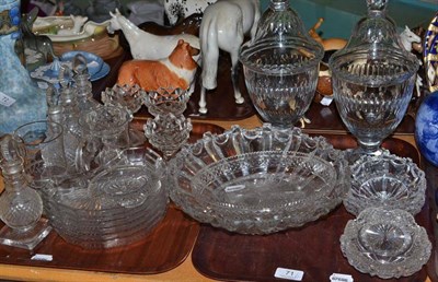 Lot 71 - A collection of cut glass