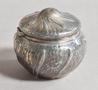Lot 87 - A Pair of Edward VII Silver Pedestal Bowls, by...
