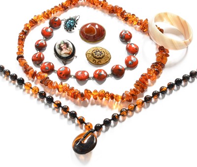 Lot 396 - A Quantity of Jewellery Including, an agate...