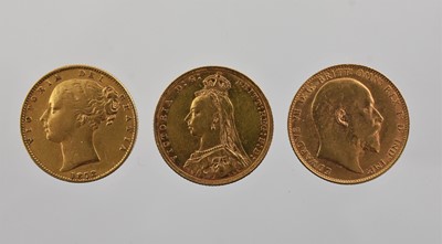 Lot 320 - 3 x Sovereigns, comprising: Victoria 'Young...